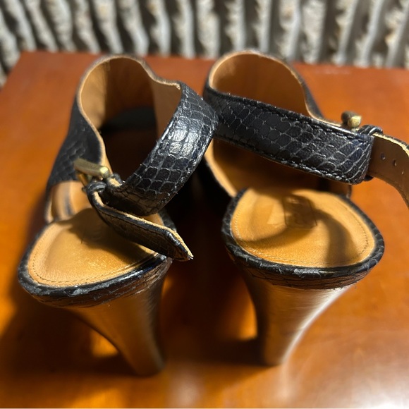 Coach "Brina" Snakeskin Peep-Toe Slingbacks Women’s Size 8 - Picture 11 of 12